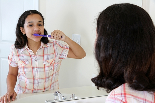 wpid ortho girl brushing